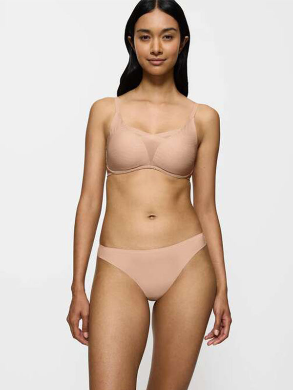 Triumph besiūlės kelnaitės stringai "Smart Invisible Nude"