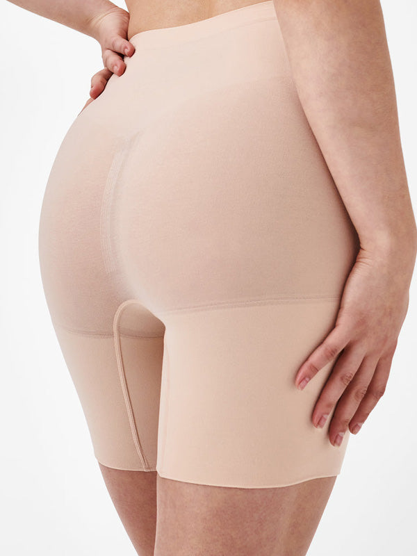 Spanx formuojančios kelnaitės šortukai "Seamless Power 4 Nude"