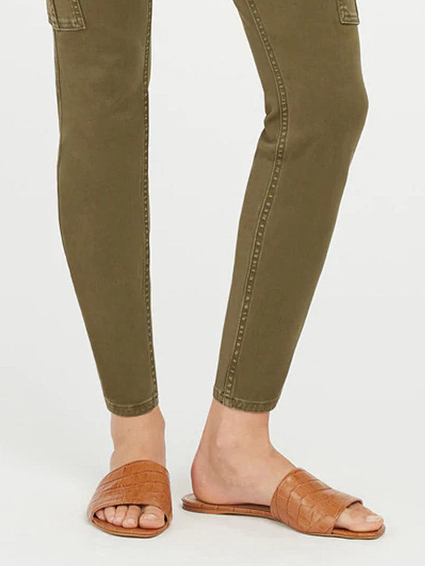 Spanx koreguojančios kelnės "Stretch Twill Ankle Cargo Dark Olive"