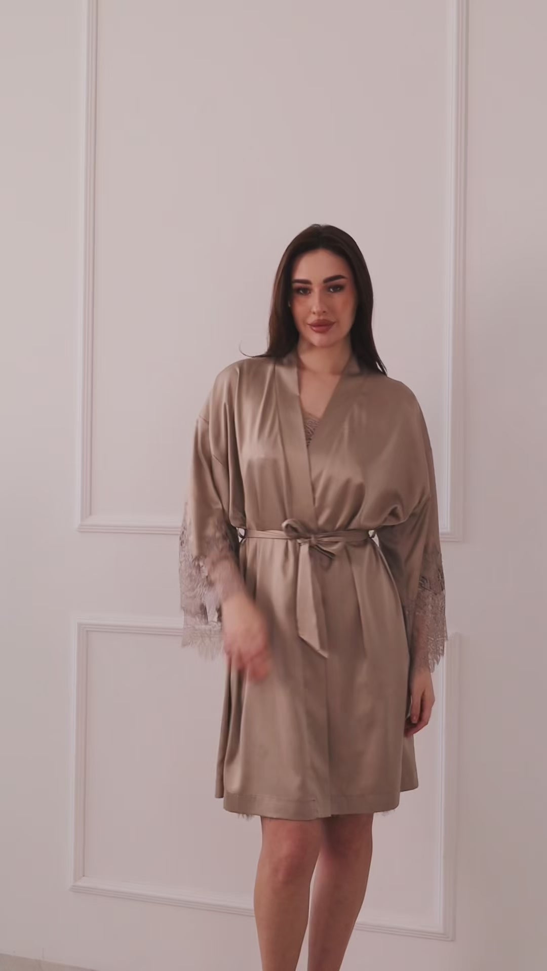 Laadi video üles: šilkiniai moteriški naktinukai