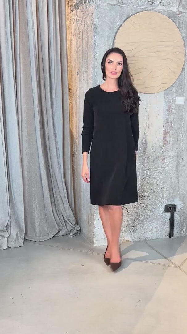 Laadi video üles: A formos velvetinė suknelė judesyje