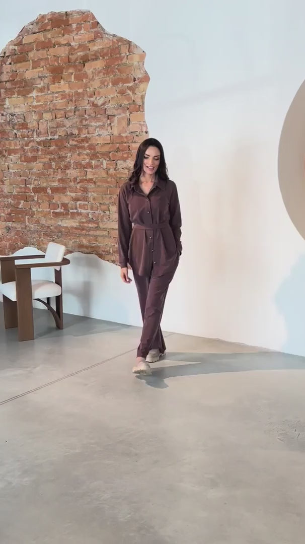 Laadi video üles: plačios liocelio kelnės judesyje