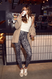 Spanx korrigeerivad kunstnahast retuusid "Faux Leather Snake Shine Grey Snake"